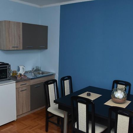 Blue House Apartment Ni Kültér fotó